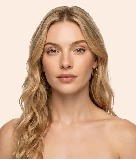 Woman wearing Marvellissima makeup