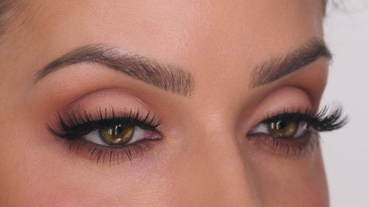 How to Apply Nude Eyeshadow to Make Eyes Look Brighter